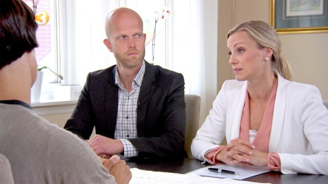 ØKONOMI-EKSPERTER: Silje Sandmæl og Hallgeir Kvadsheim hjelper nordmenn ut av økonomisk uføre i TV3-programmet «Luksusfellen». Foto: TV3 ØKONOMI-EKSPERTER: Silje Sandmæl og Hallgeir Kvadsheim hjelper nordmenn ut av økonomisk uføre i TV3-programmet «Luksusfellen». Foto: TV3